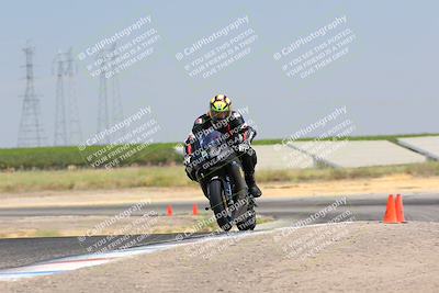 media/Aug-06-2023-TrackDaz (Sun) [[ac7f4f6367]]/B Group/wheelie bump/